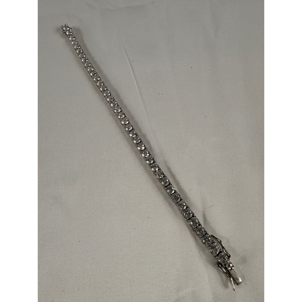 Unbranded Tennis Bracelet 7" Silver Tone Round Cut Clear CZ Box Clasp Sparkly - Picture 2 of 4